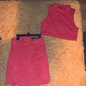Red-ish salmon color 2piece outfit. Worn once. Good condition! Size 7.